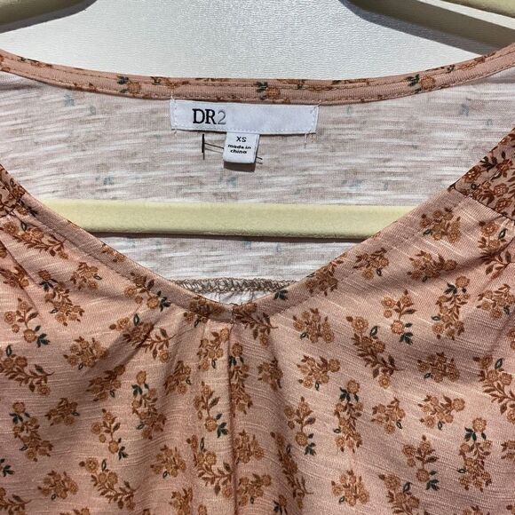 DR2 Women's Butterfly Short Sleeves Ditsy Floral V-Neck Top Brown/ Tan XS NWT - Picture 3 of 10